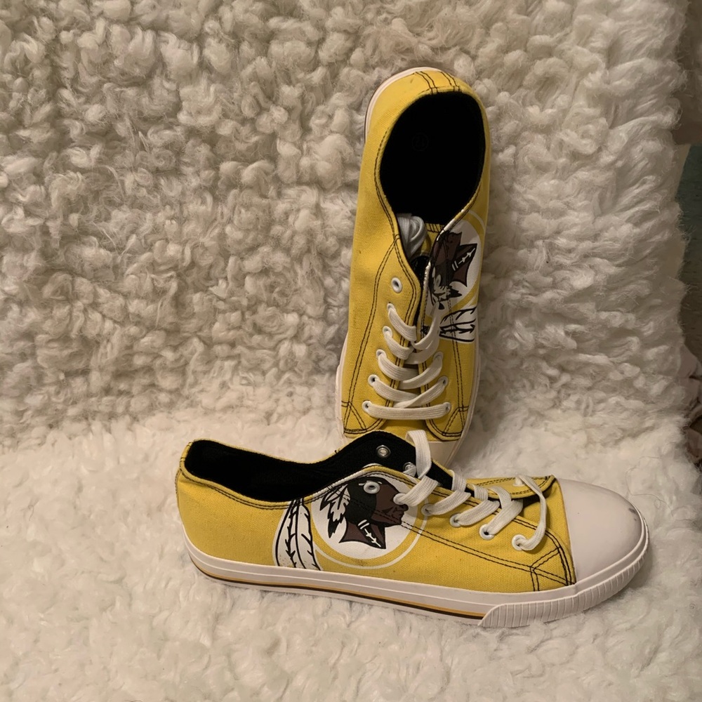 Red skin tennis shoes